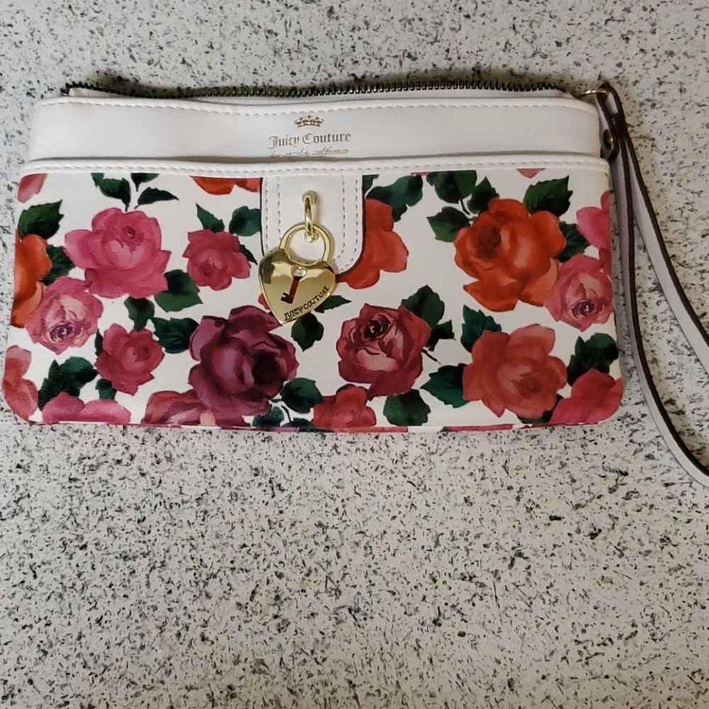 🌺New Juicy Couture🌺 Light Pink Floral Wallet